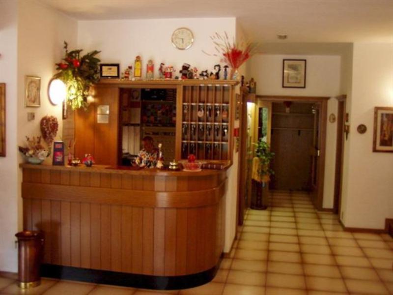 Hotel Ferrari Пінцоло Екстер'єр фото