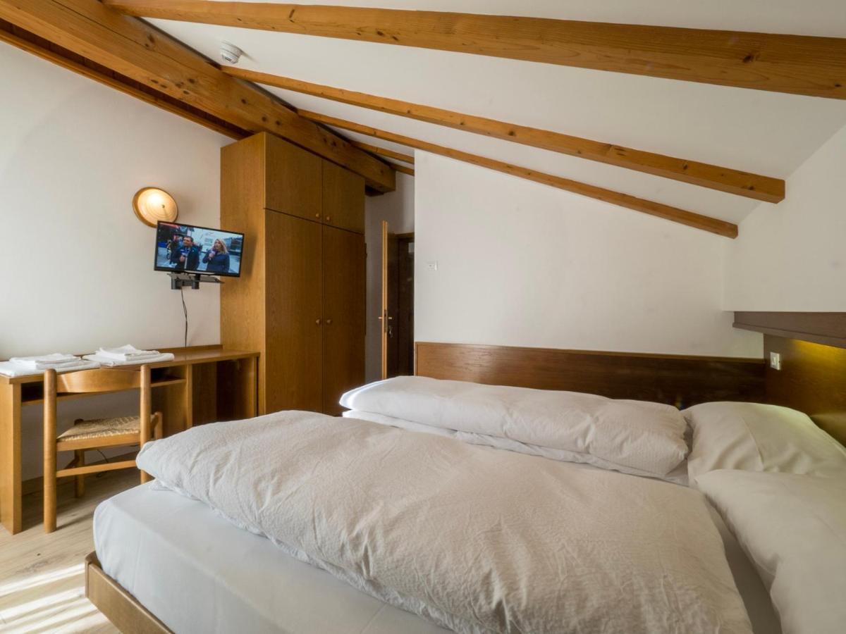 Hotel Ferrari Пінцоло Екстер'єр фото