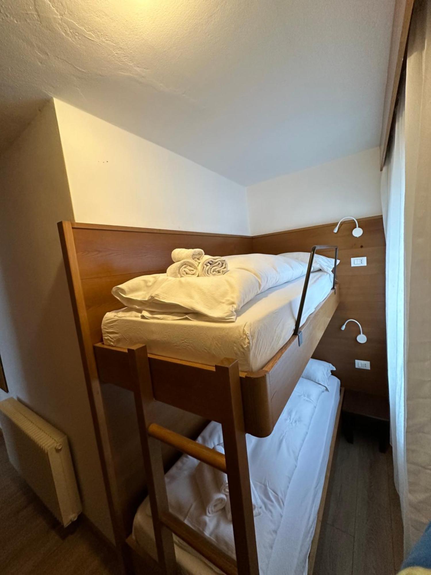 Hotel Ferrari Пінцоло Екстер'єр фото