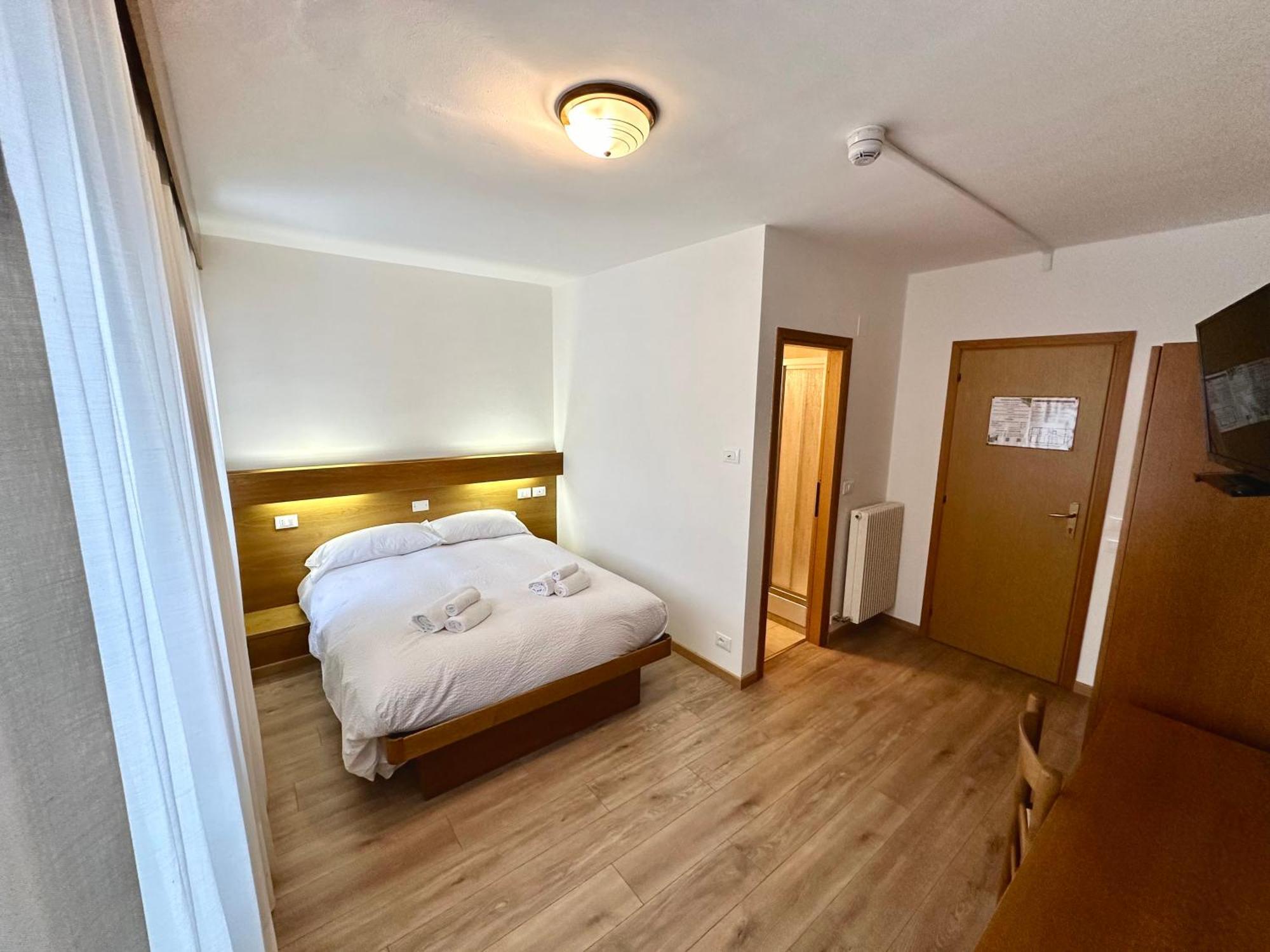 Hotel Ferrari Пінцоло Екстер'єр фото