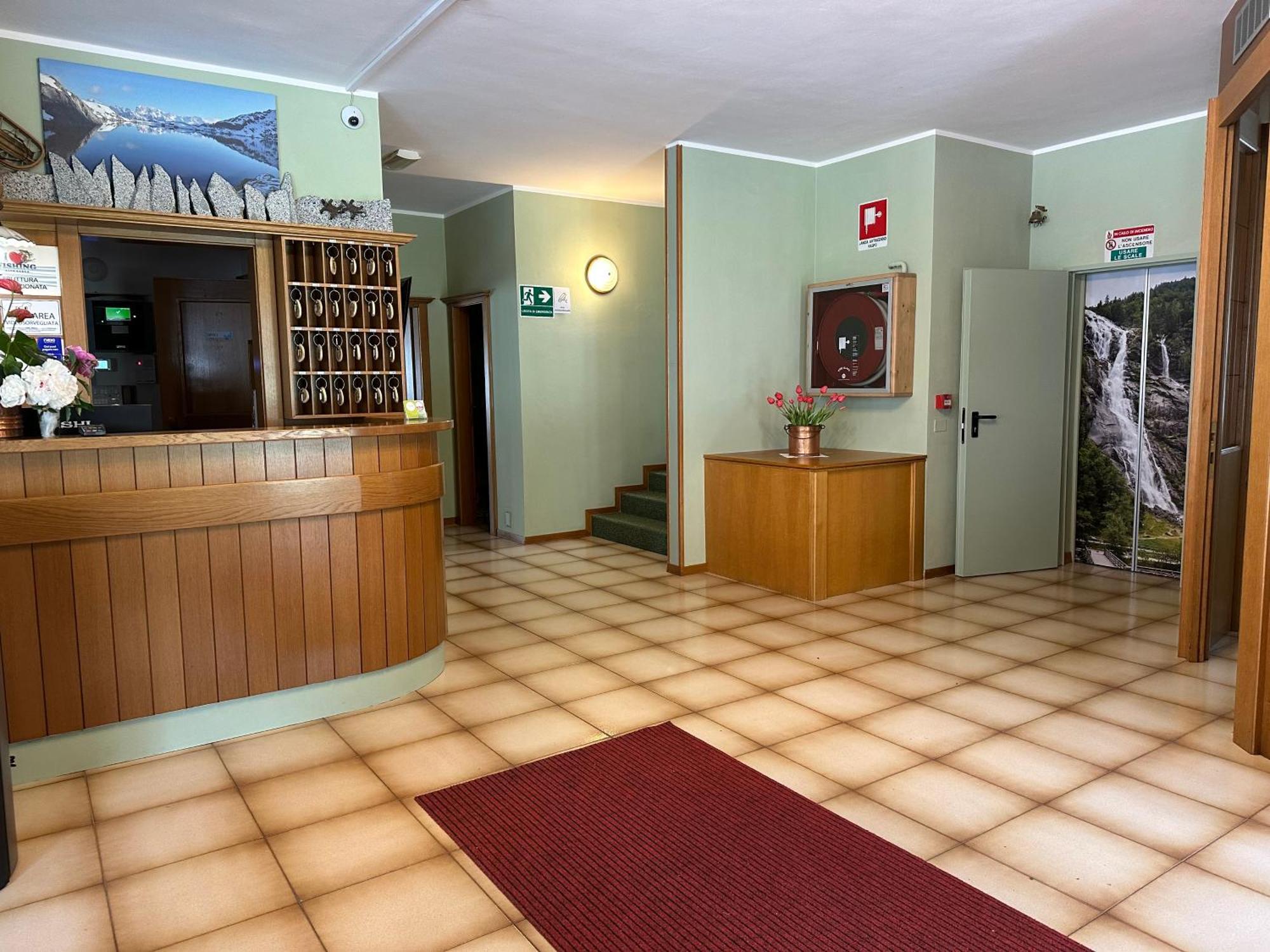 Hotel Ferrari Пінцоло Екстер'єр фото